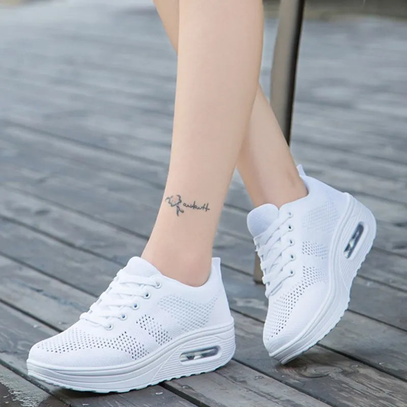 Orthopedic sneakers with air bubbles | Solen
